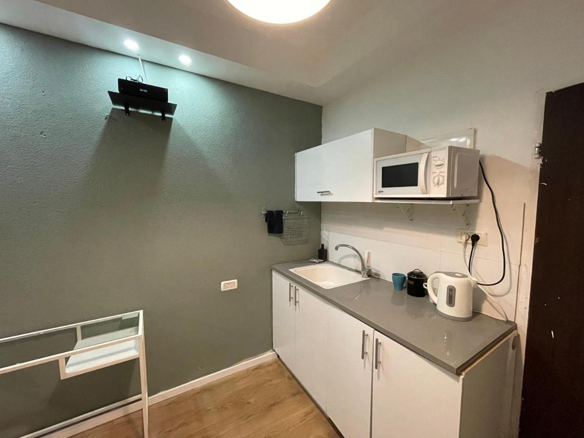 Отель Rothschild 79 Petach Tikva Экстерьер фото