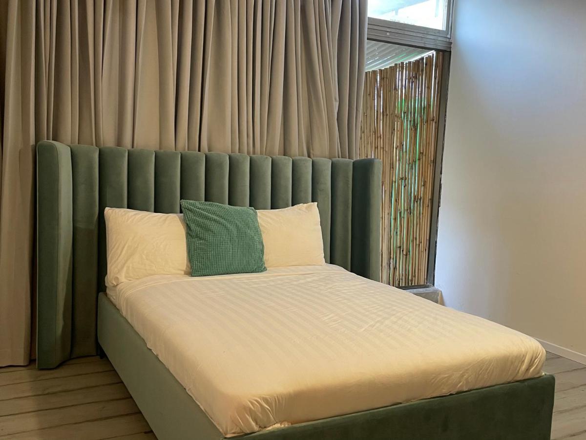 Отель Rothschild 79 Petach Tikva Экстерьер фото